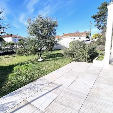 Дом отдыха Maison Avec Animaux Admis - 7 Pers. Proche - Fr-1-879-12 Фура